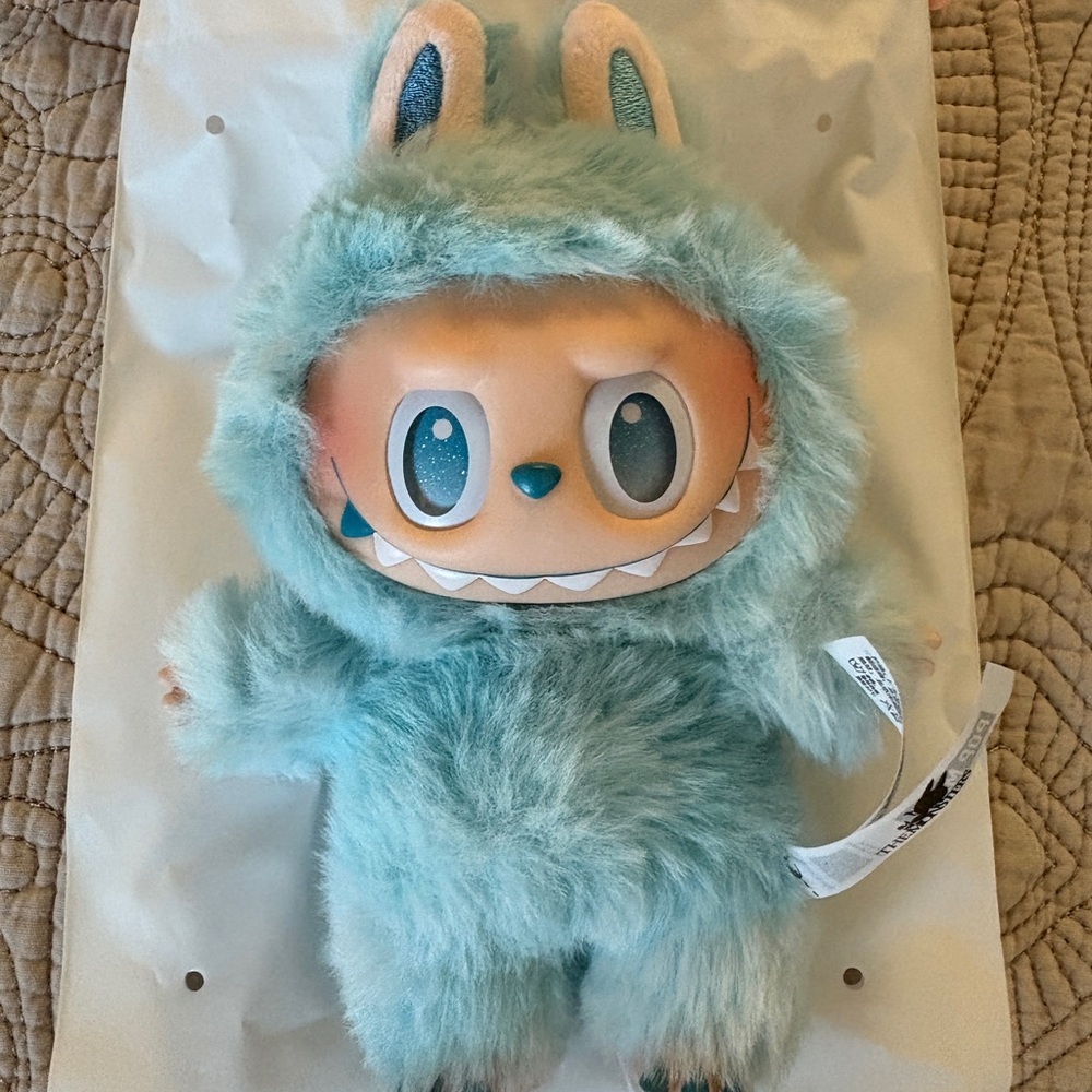 THE MONSTERS Big into Energy Series-Vinyl Plush—Hope